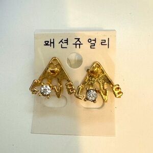 Gold earrings - LOVE with heart